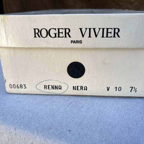 Vintage , 1980's, Roger Vivier Cut Suede and Silk evening pumps - Picture 3 of 7